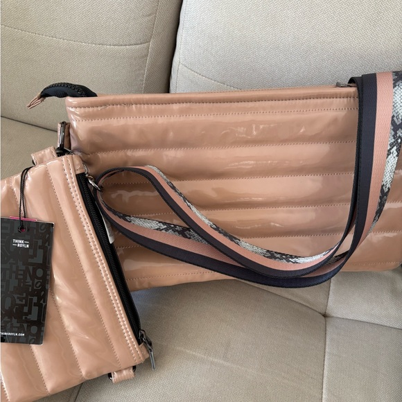 NWT Think Royln Quilted Women's Bag With Pouch - Picture 2 of 15
